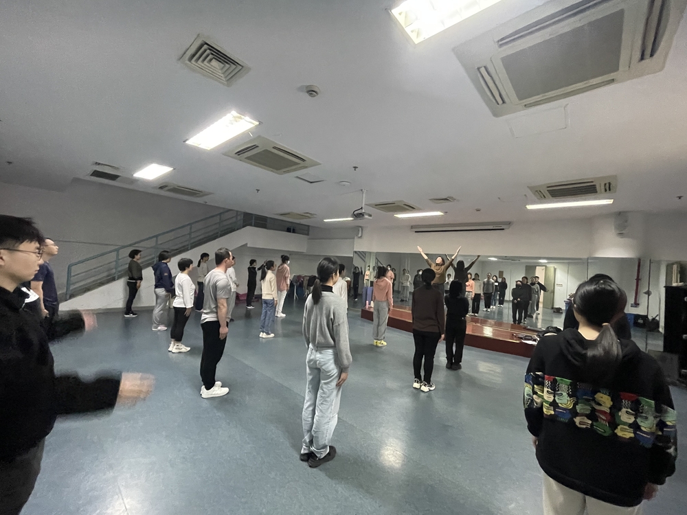 教練演示動作