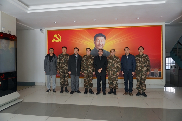 施欣副校長一行慰問共建部隊官兵