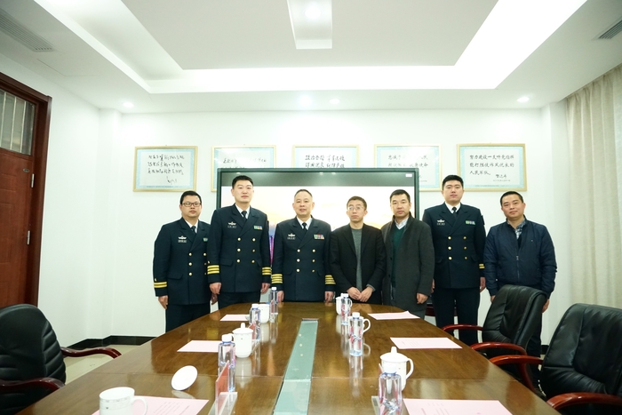 施欣副校長一行慰問共建部隊官兵