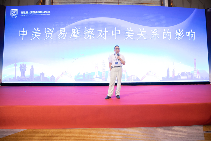 香港鳳凰衛視時事評論員石齊平作主題分享