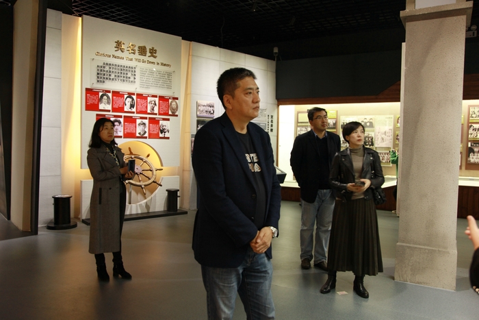 參觀校史館