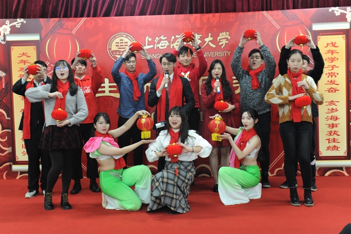 學生舞蹈團表演精彩節目