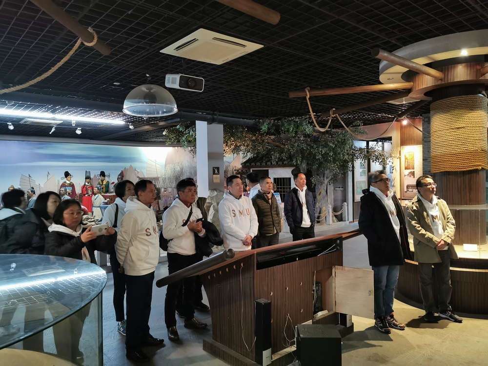校友會理事及骨幹參觀鄭和紀念館