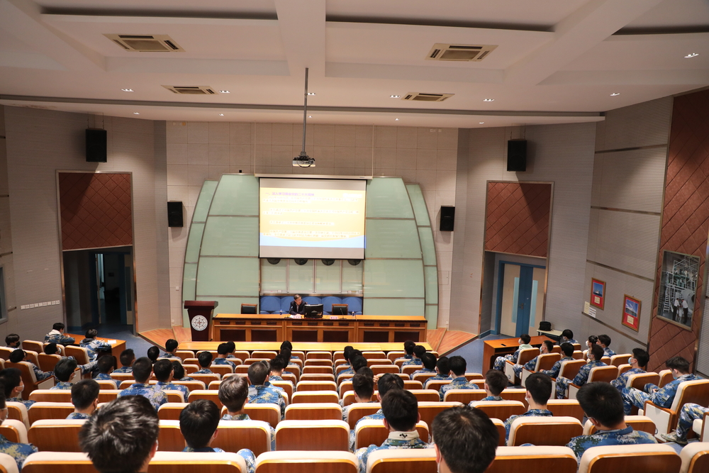 校關工委常務副主任肖寶家為師生講專題黨課