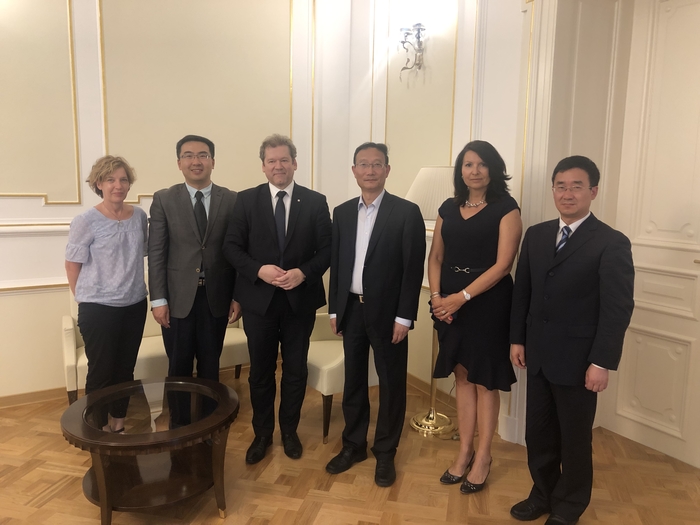 與斯洛文尼亞盧布爾雅那大學代表合影