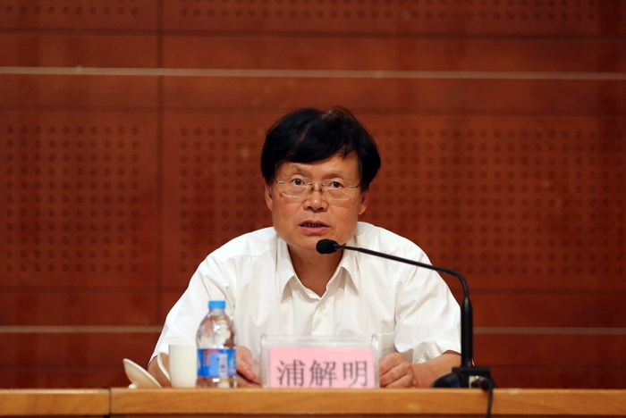 市教育衛生工作黨委第三督導組組長浦解明講話
