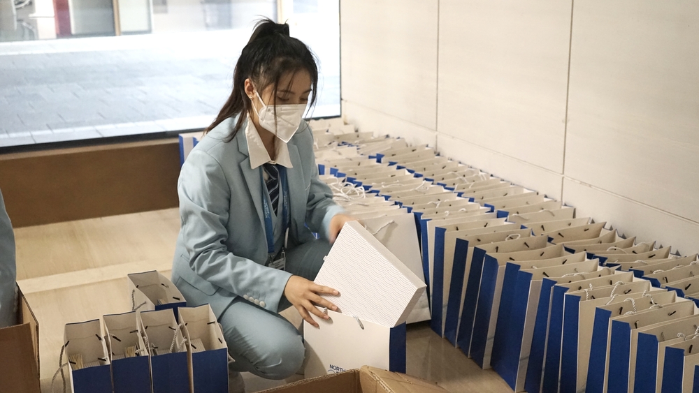 會場組誌願者裝點物料