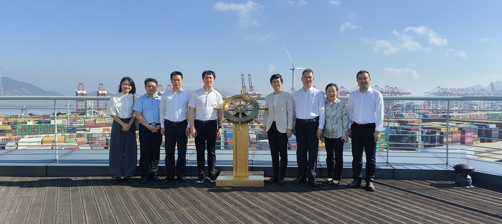 參觀寧波舟山港穿山港區