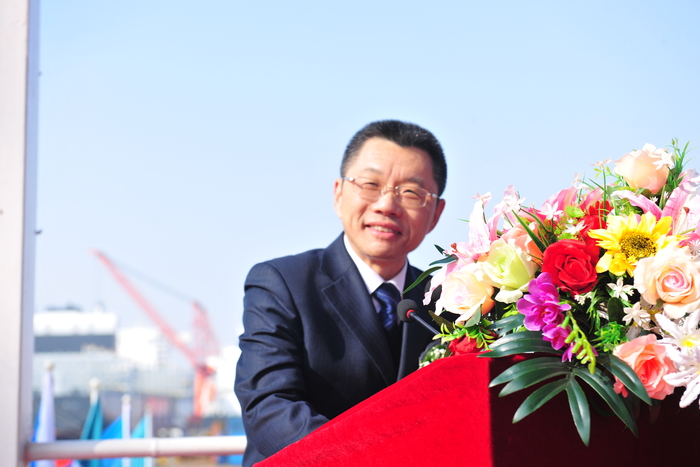 陸靖校長為新船命名