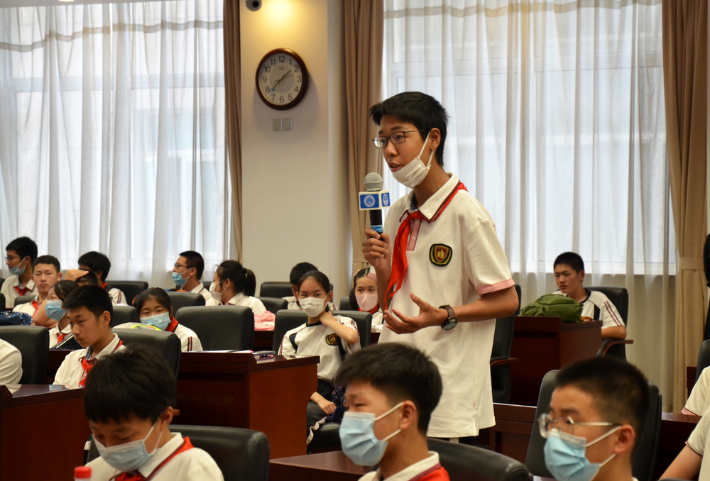 “微黨課”上同學提問