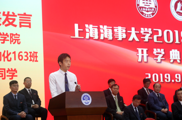 學生代表物流工程學院工程及自動化163班何瀚翔發言